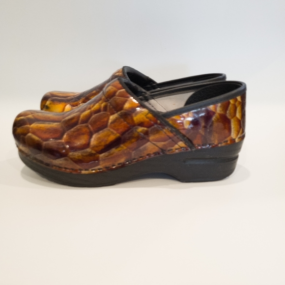 Dansko Womens Tiger Eye Leather Professional Shoes Clogs Size 6.5 - Picture 9 of 16
